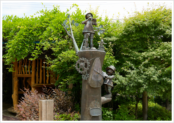 園のシンボル的なからくり時計